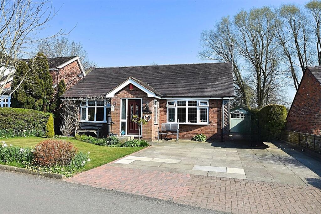 Main image of property: Martins Moss, Smallwood