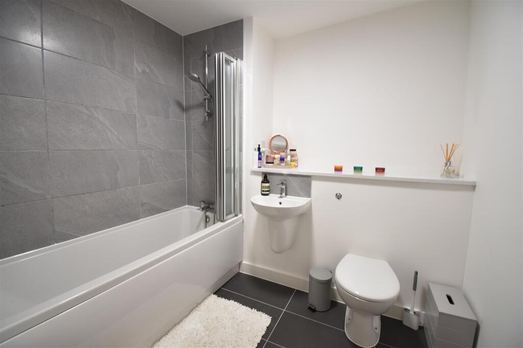 Harbour Crescent, Portishead photo 4