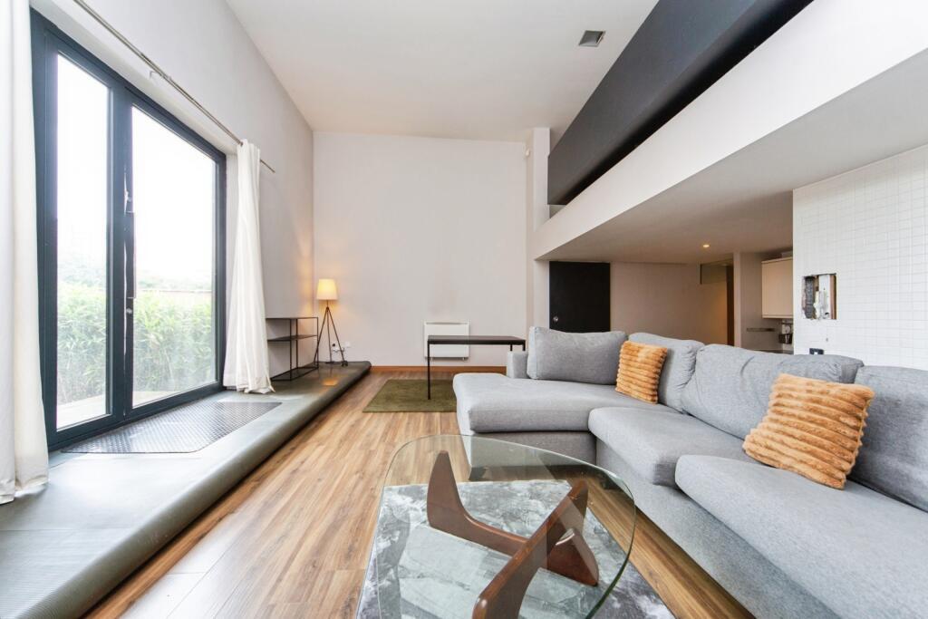 Apartment in Liverpool - More
