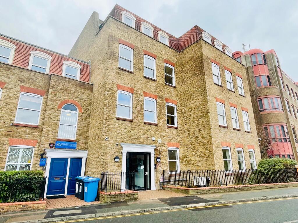 Main image of property: Gladbeck Way EN2