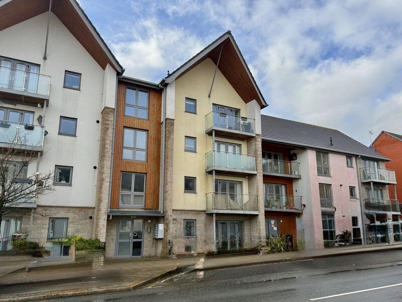 Main image of property: Chapel Street, Plymouth Stylish 2 bedroom Ground floor apartment secure parking