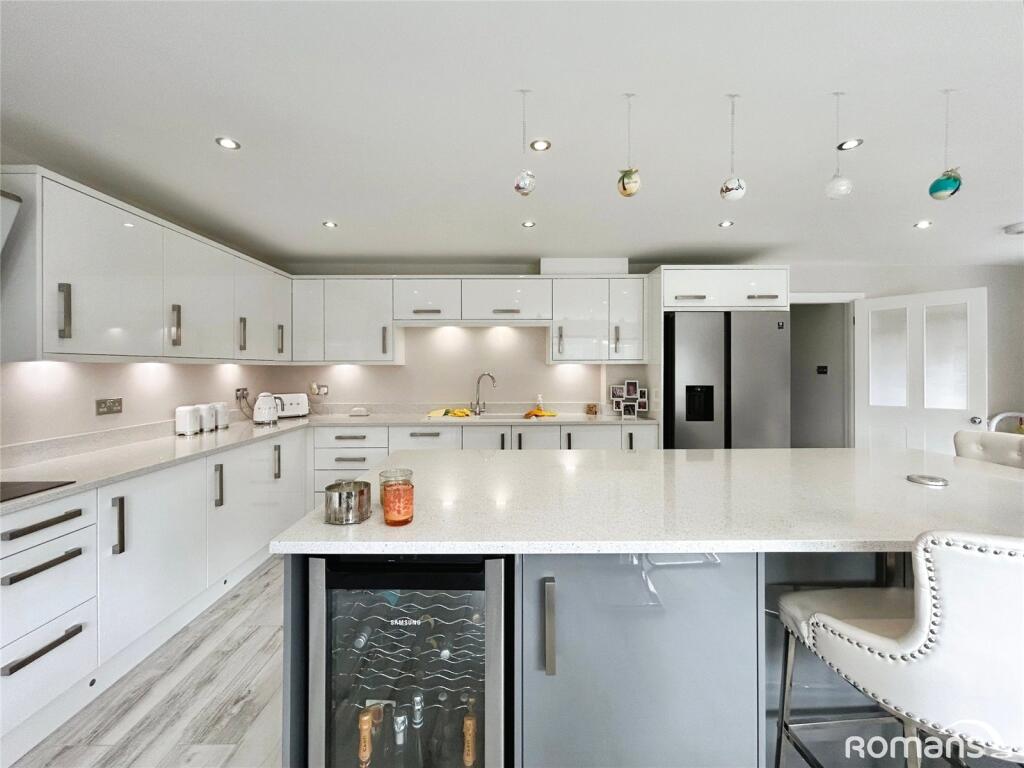 House in Hart, Moulsham Green, Yateley - View 5