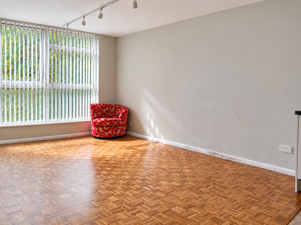Apartment in London, Hanwell - View 4