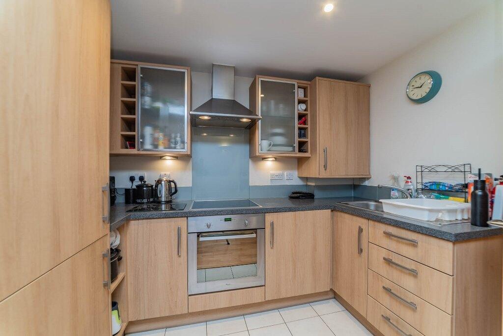 Apartment in Hemel Hempstead - View 3