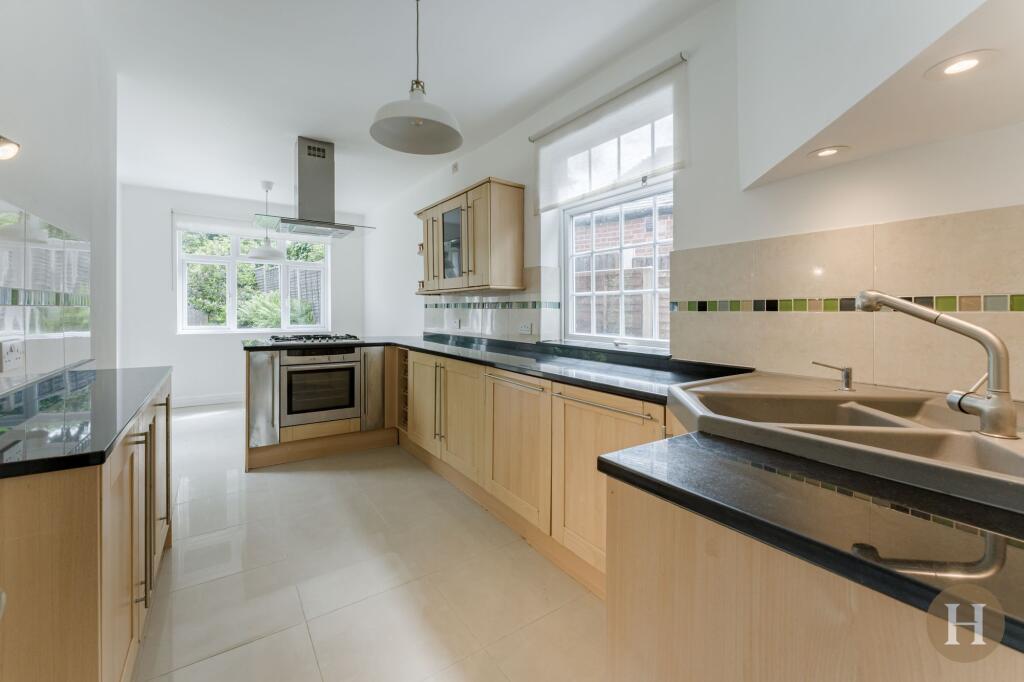 House in Birmingham, West Midlands - View 2