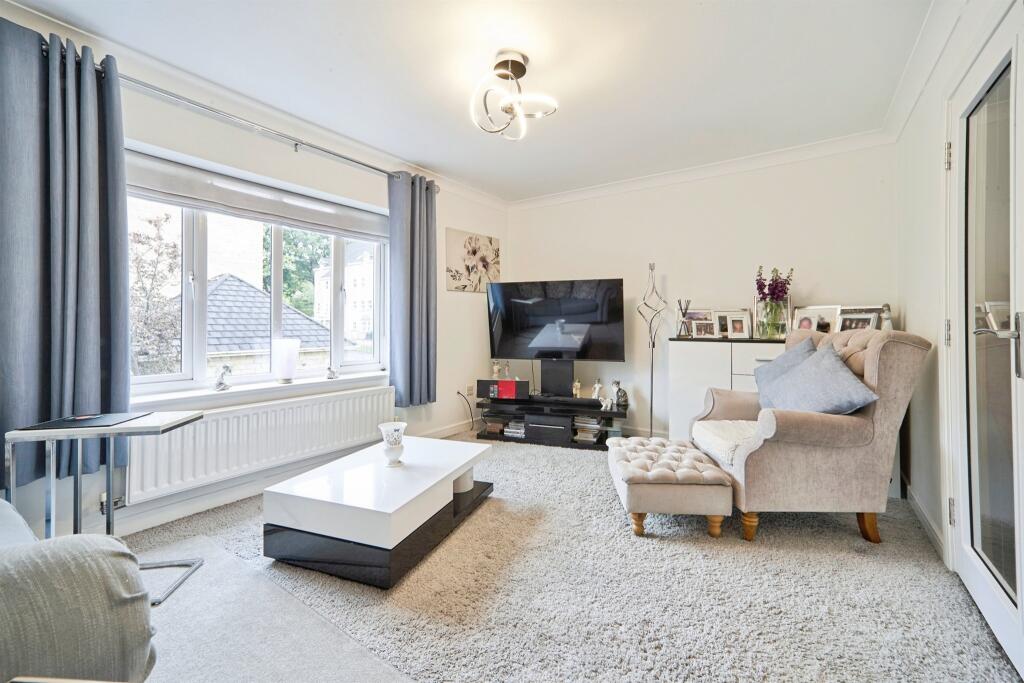 House in Bradford, West Yorkshire - View 3