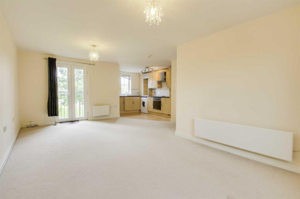 Apartment in Milton Keynes, Oxley Park, Shenley Church End - View 2