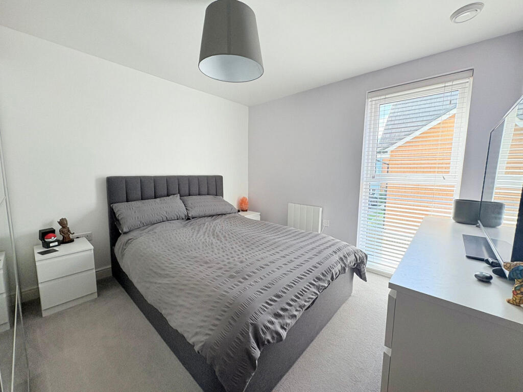 Apartment in Dacorum, Hertfordshire - View 4
