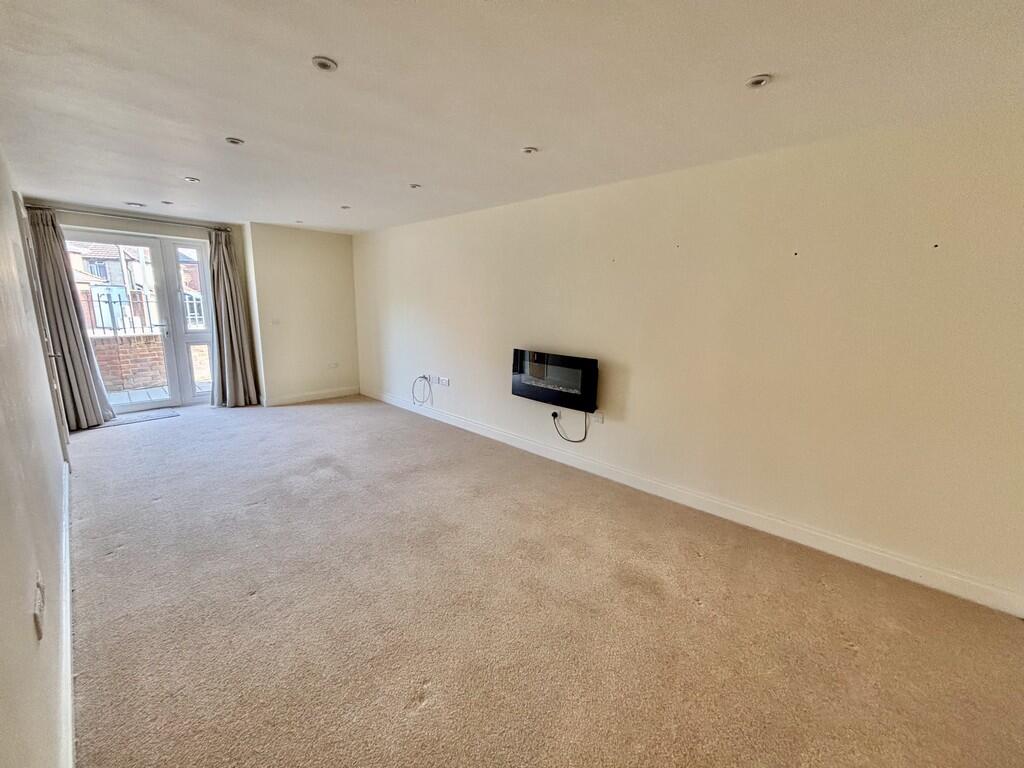 Macaulay Road, Broadstone photo 4