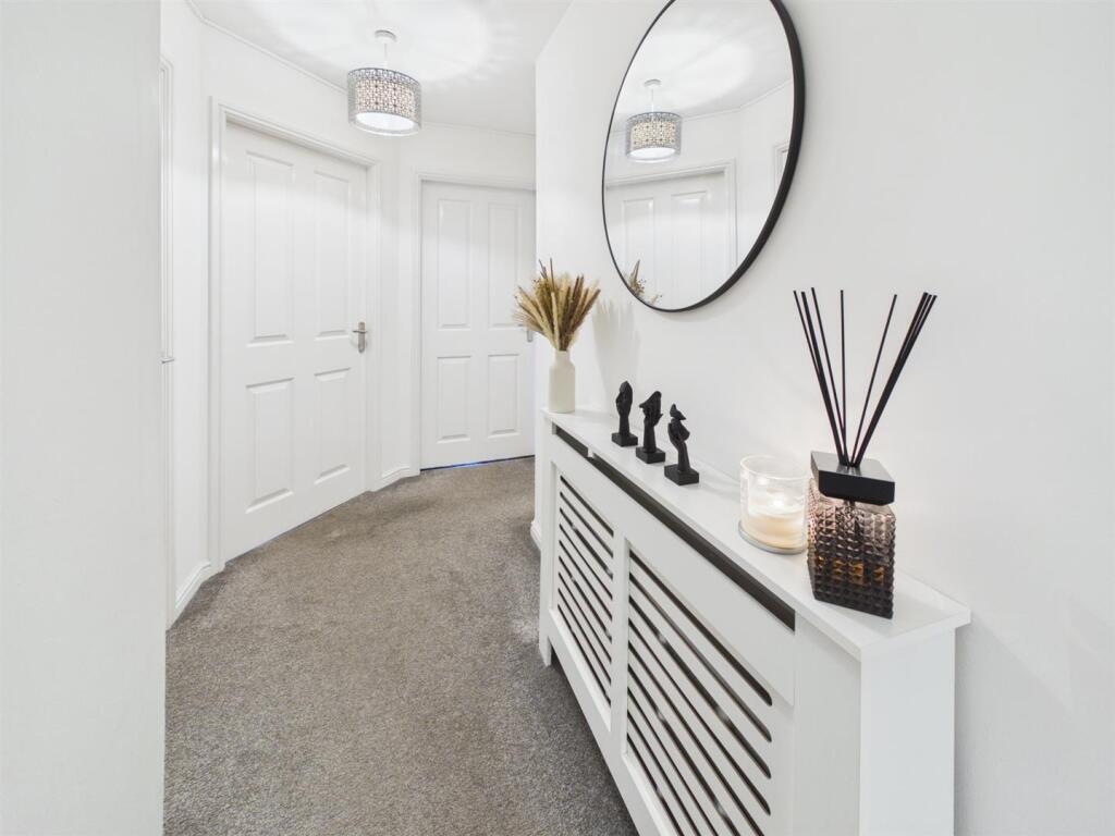 Apartment in Paisley - More