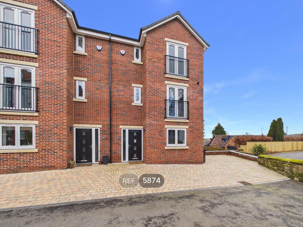 Main image of property: 9c Carleton Road, Pontefract, WF8 3NA