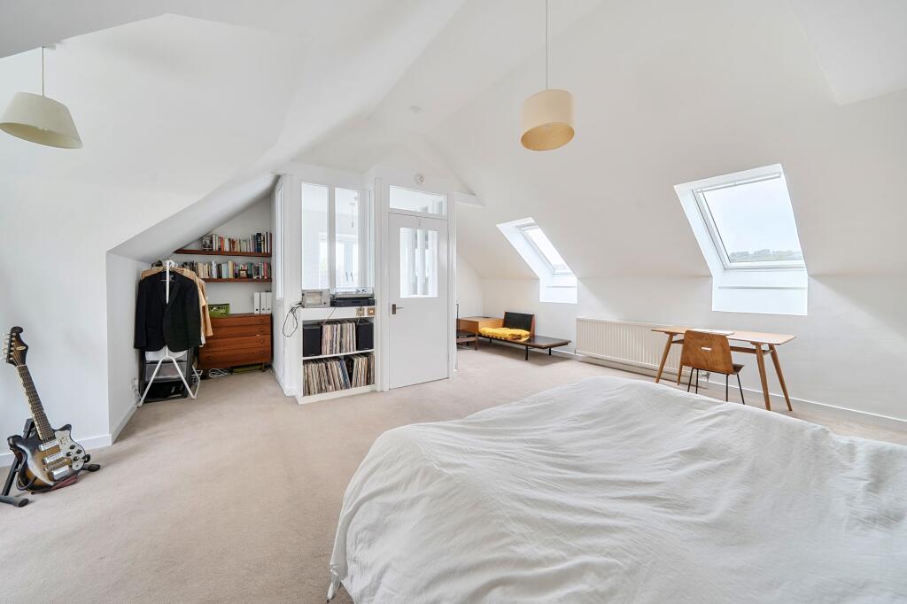 Apartment in London - View 2