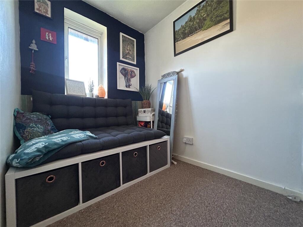 House in Chatham, Wayfield - More