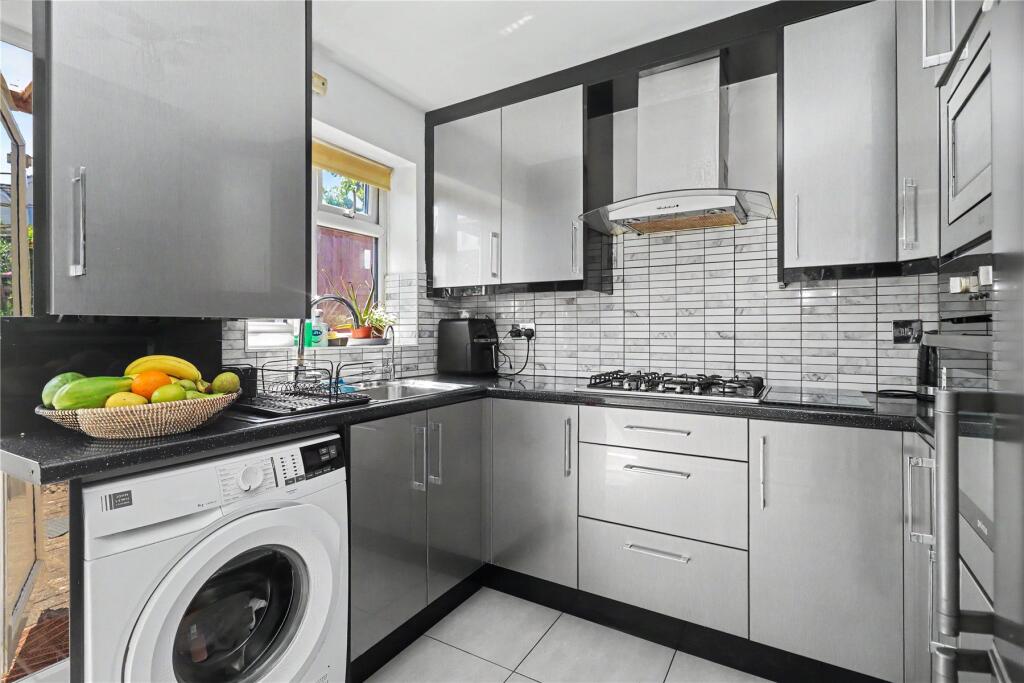 House in Woking, Maybury, Sheerwater - More