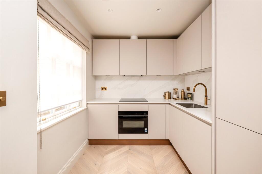 Apartment in London, St. James's, Mayfair - View 4