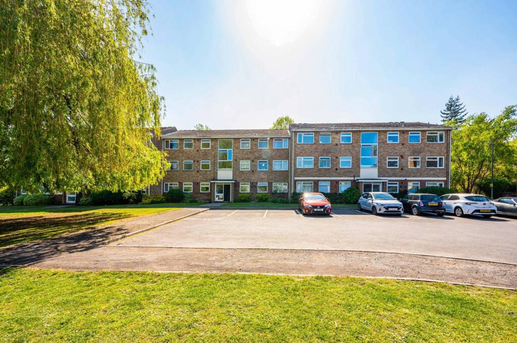 Main image of property: Jordans Close, Boxgrove, Guildford, GU1