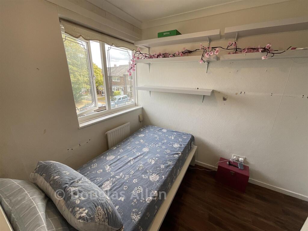 House in Southend-on-Sea - View 4