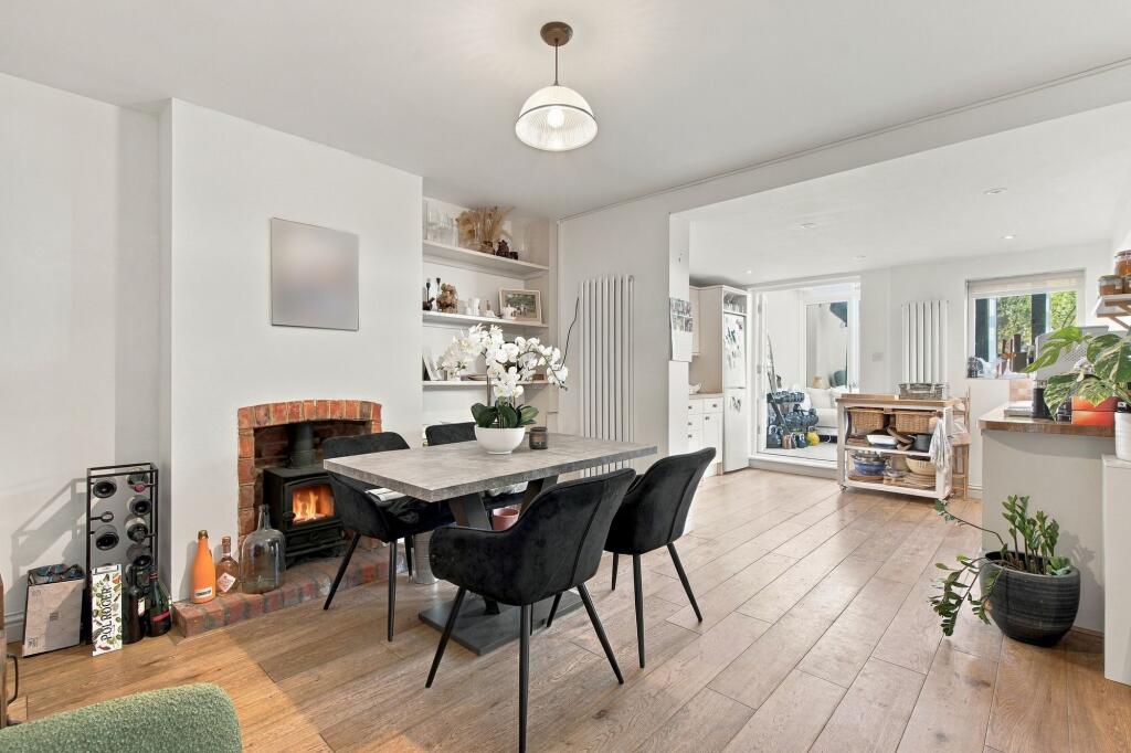 House in Winkfield, Bracknell Forest - View 4