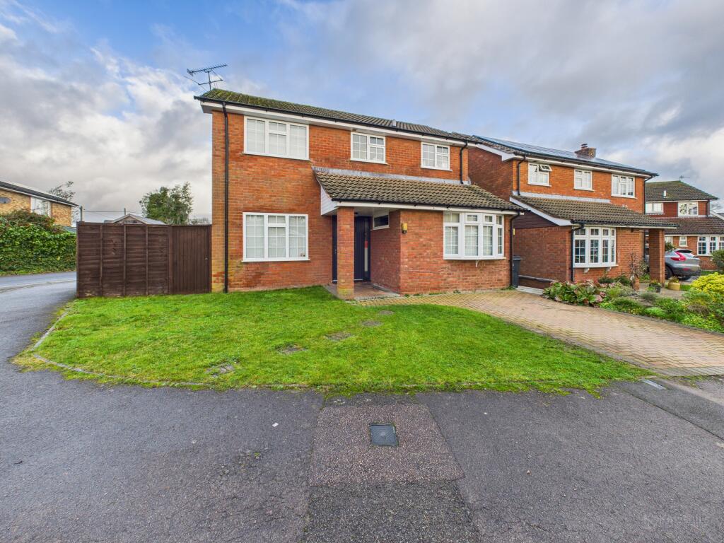 Main image of property: Chilton Close, Holmer Green, Buckinghamshire, HP15 6XH