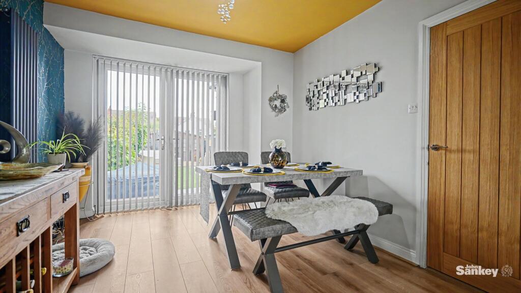 House in Mansfield, Nottinghamshire - More