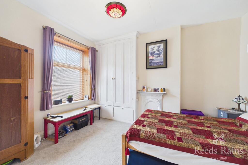 House in Todmorden, Vale - More