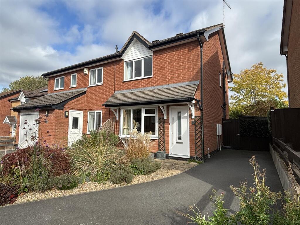 2-bed semi-detached on Hayfield Close, Glenfield, Leicester, £275,000