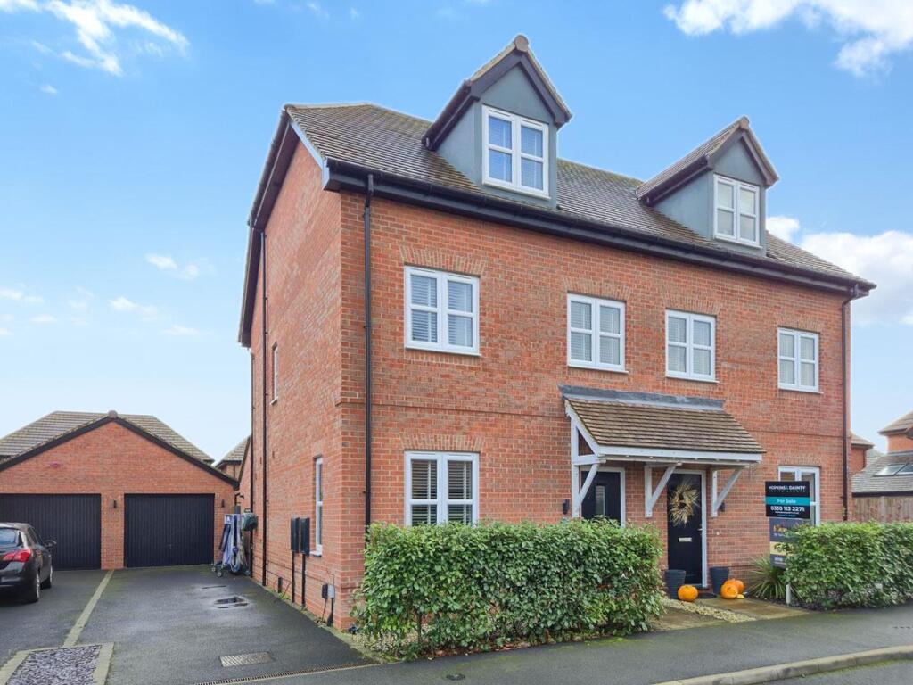 3-bed semi-detached on Le May Drive, Hugglescote, LE67, £285,000