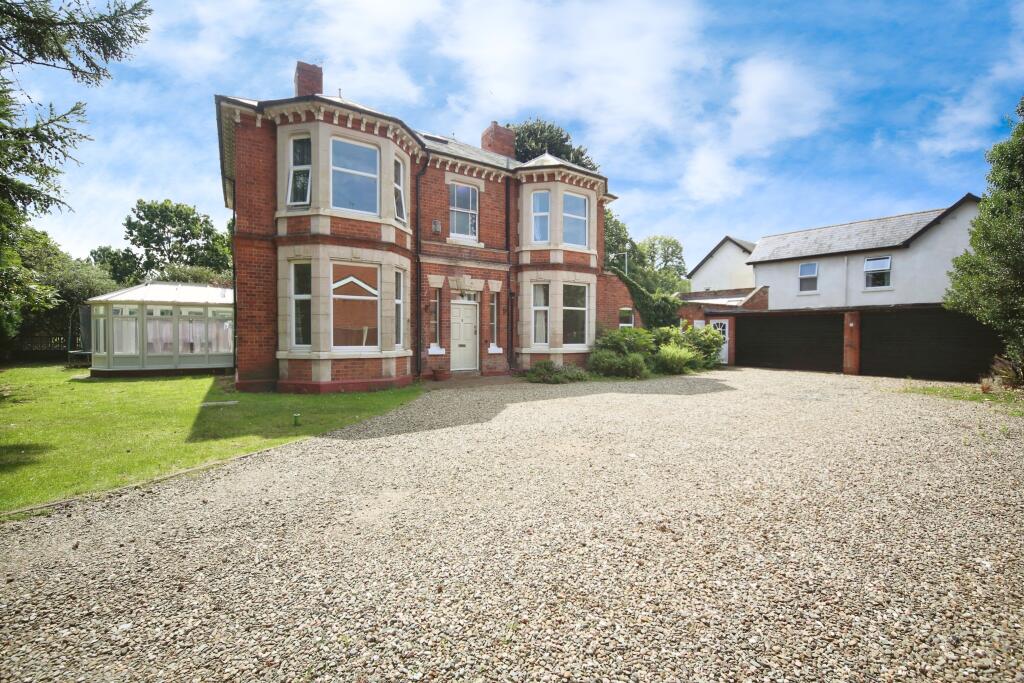 Main image of property: 27 Birmingham Road, Kidderminster, DY10