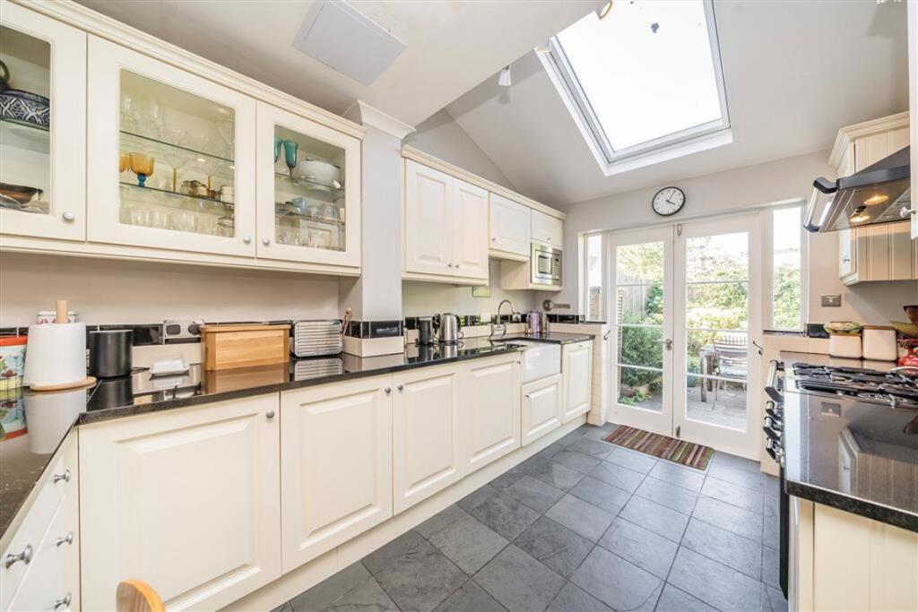 House in London - View 4