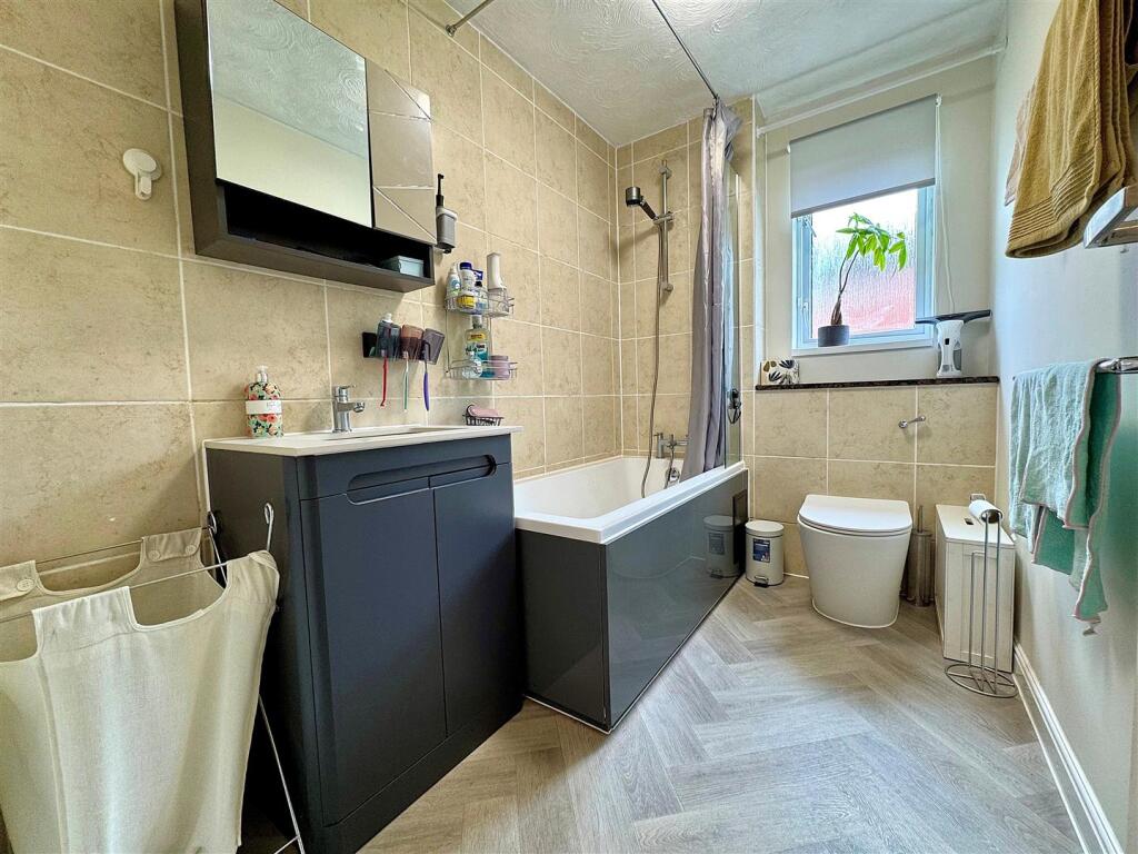 Apartment in Fareham, Whiteley - View 2