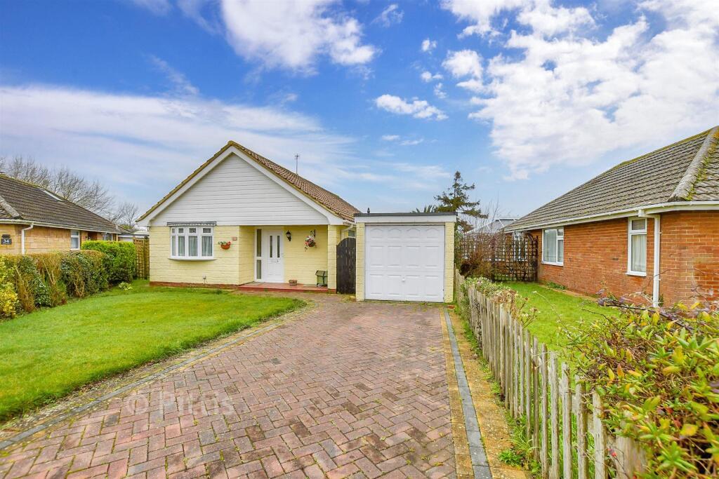 3-bed detached on Yaverland Close, Sandown, Isle of Wight, £375,000