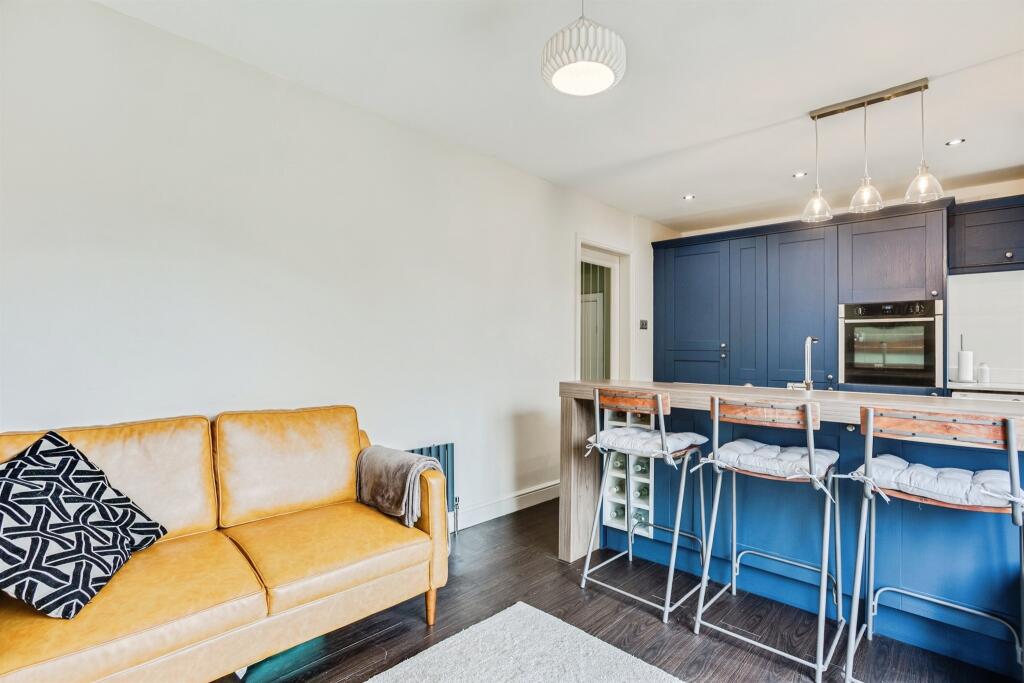 House in Wakefield - View 5