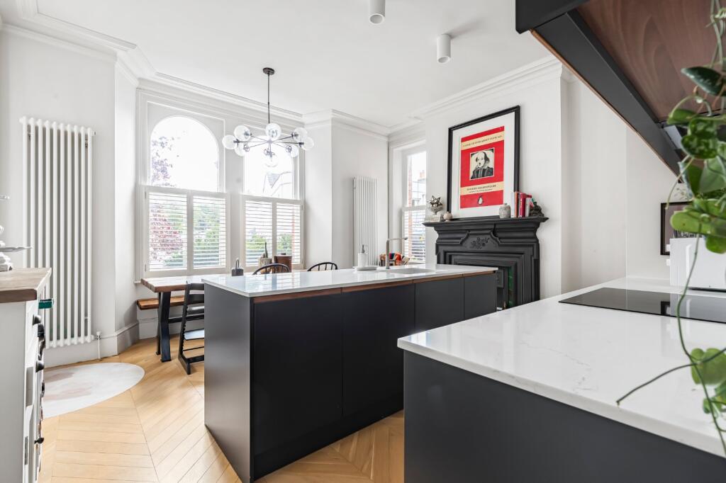 Apartment in Twickenham - View 4