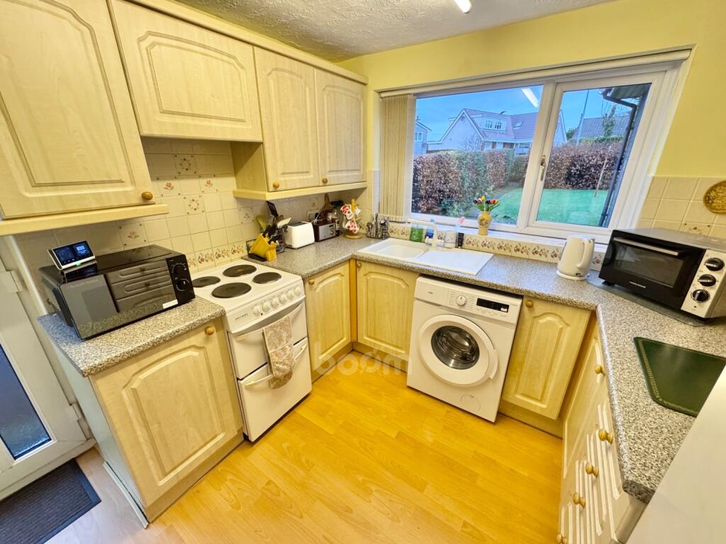 30 Lancaster Avenue, Beith photo 2
