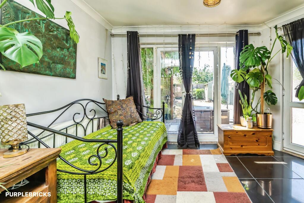 House in London - View 5