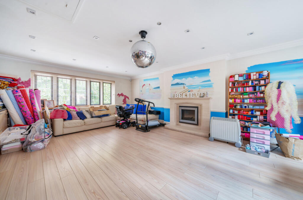 Forest Drive, Keston Park, Keston, Kent, BR2 - More