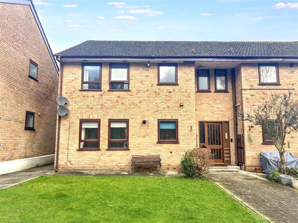 Main image of property: FALMOUTH