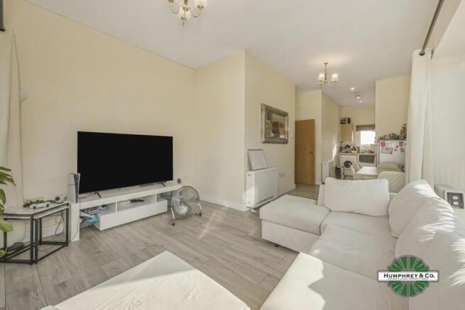 Eddleston Court Riverside Close -009.jpg