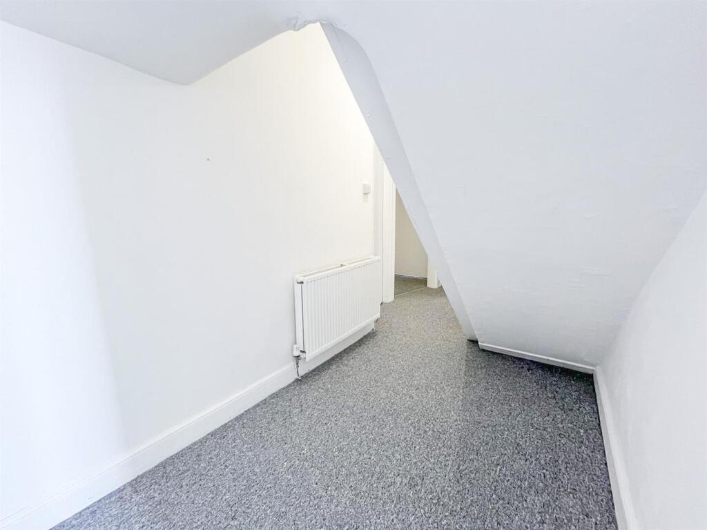 Apartment in Tonbridge - View 4