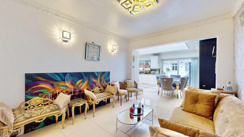 House in London, Southall Green - View 5
