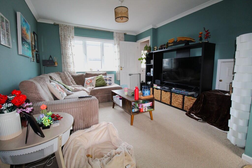 Laburnum Road, Sandy photo 5