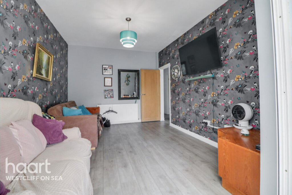 Caulfield Road, Southend-on-Sea photo 3