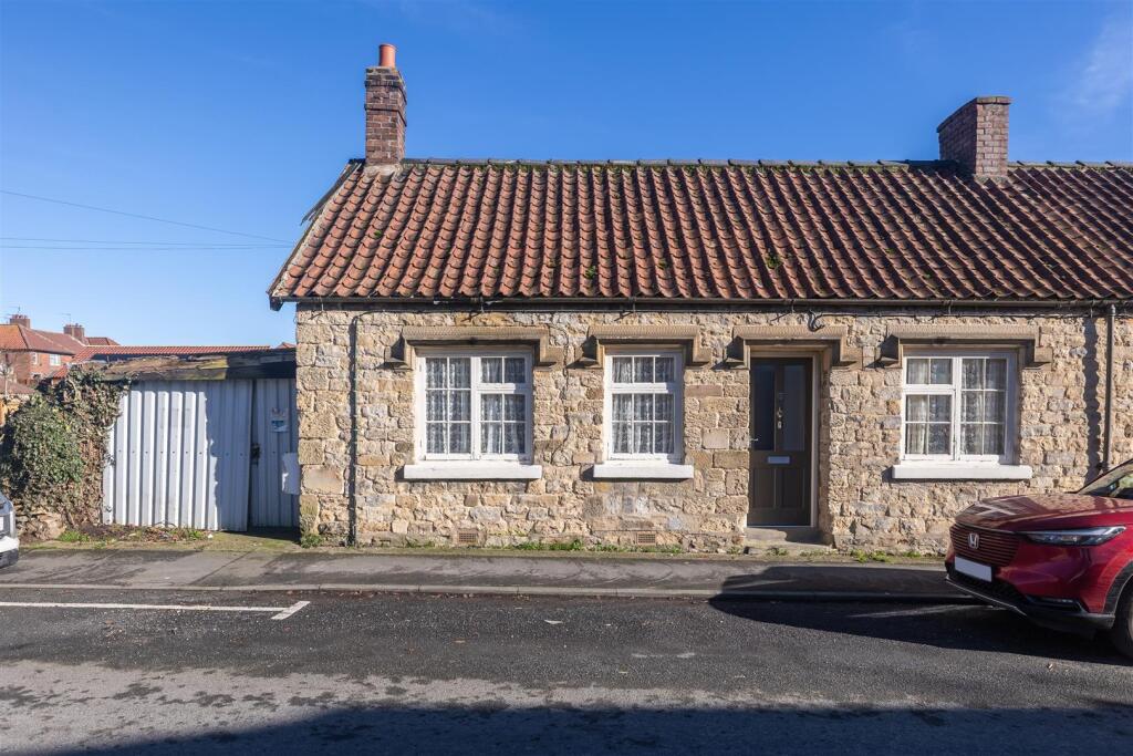 Main image of property: 15 Pottergate, Helmsley, York
