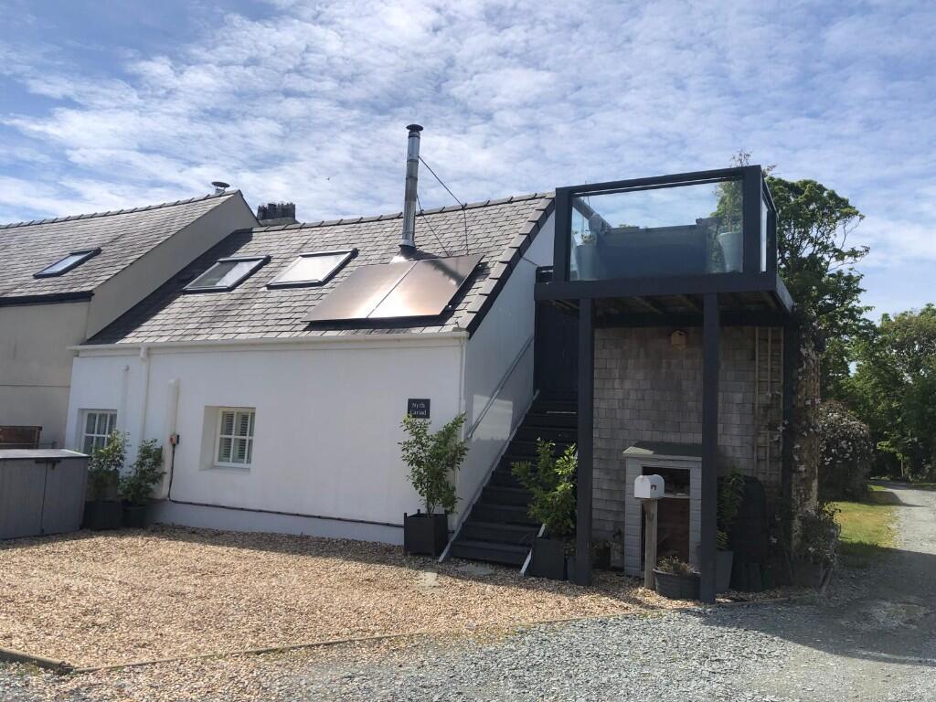 Main image of property: Bodorgan, LL62