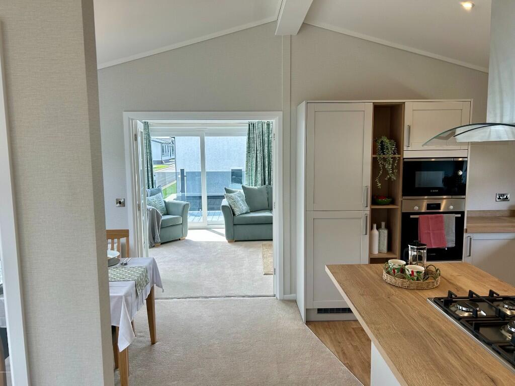 2-bed caravan on Sandy Bay, 
Canvey Island,
Essex, 
SS8 0DB, £369,000