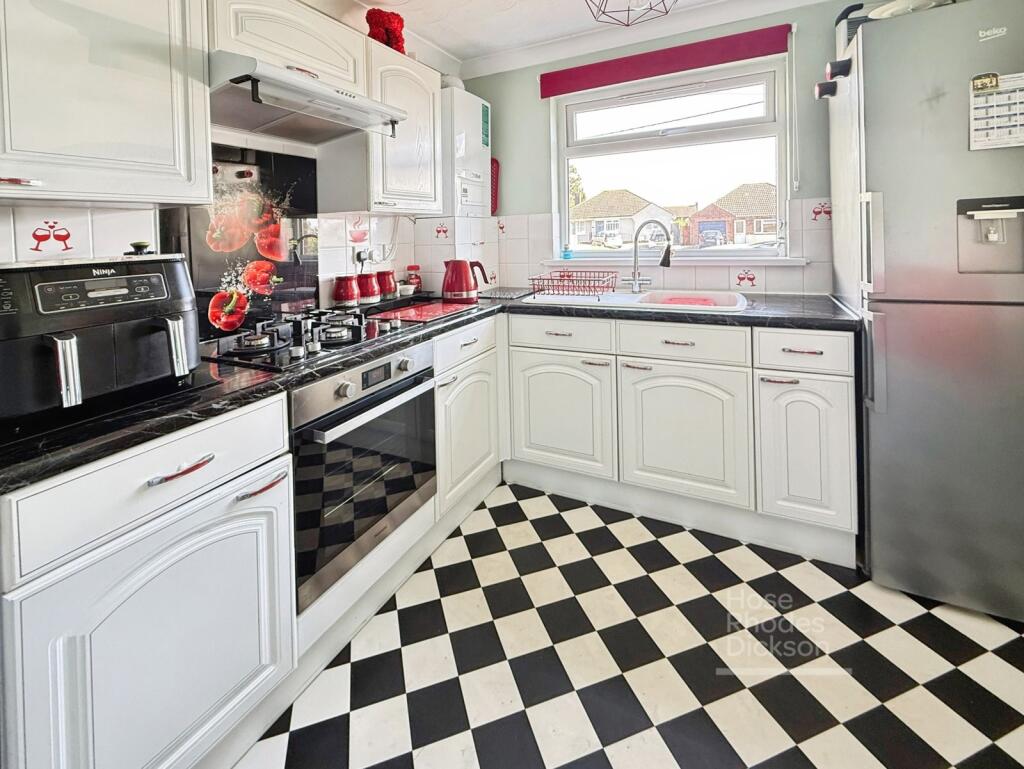 House in Newport, Gunville - More