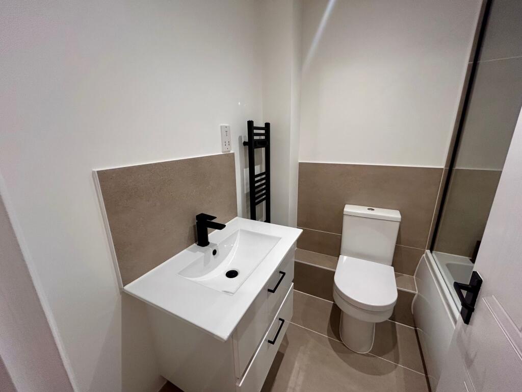 Apartment in Watford - More