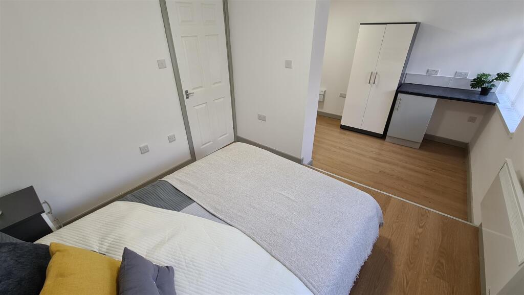 House in Dudley - View 4