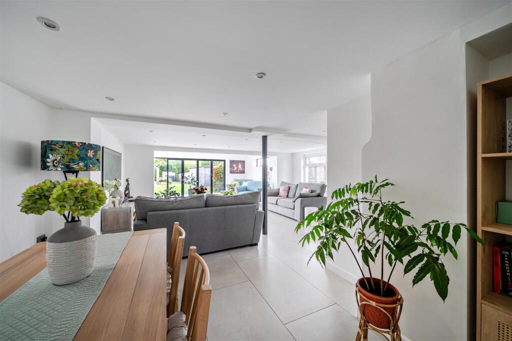 House in Swindon - View 3