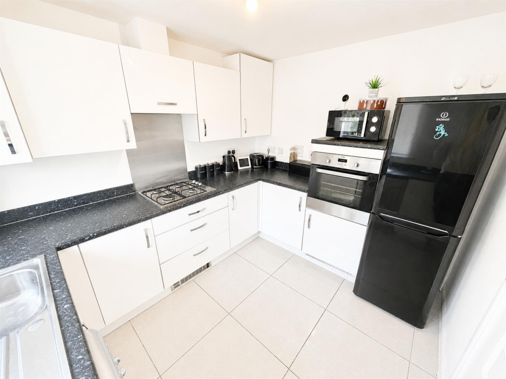 House in Weldon, Priors Hall Park - More